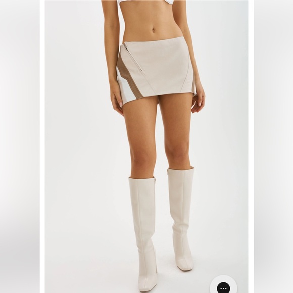 Lamarque Krissy Leather Mini Skirt Size XS Color: Bone/Winter White/Mocha - Picture 5 of 17